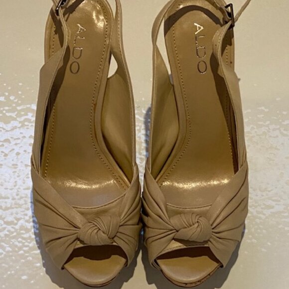 Ladies shoes - Picture 1 of 4